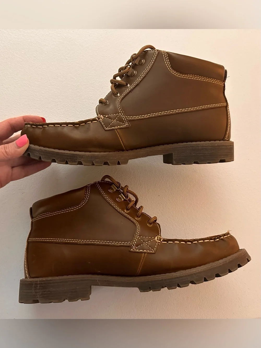 Tommy Hilfiger sturdy leather